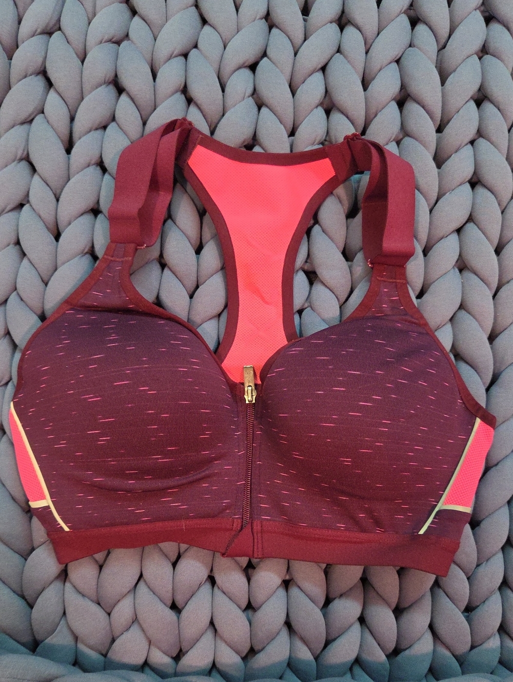 Victoria's Secret Knockout Maroon & Pink Front-Zip Sports Bra - Women Intimates